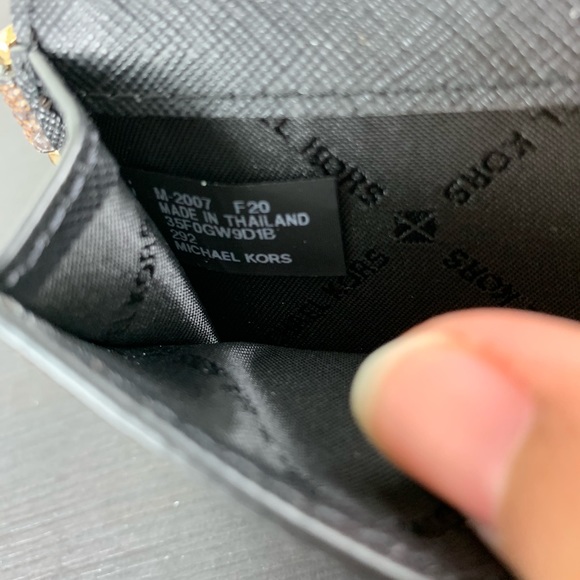 Michael Kors Kala SM Flap Key Card Case - Picture 6 of 6